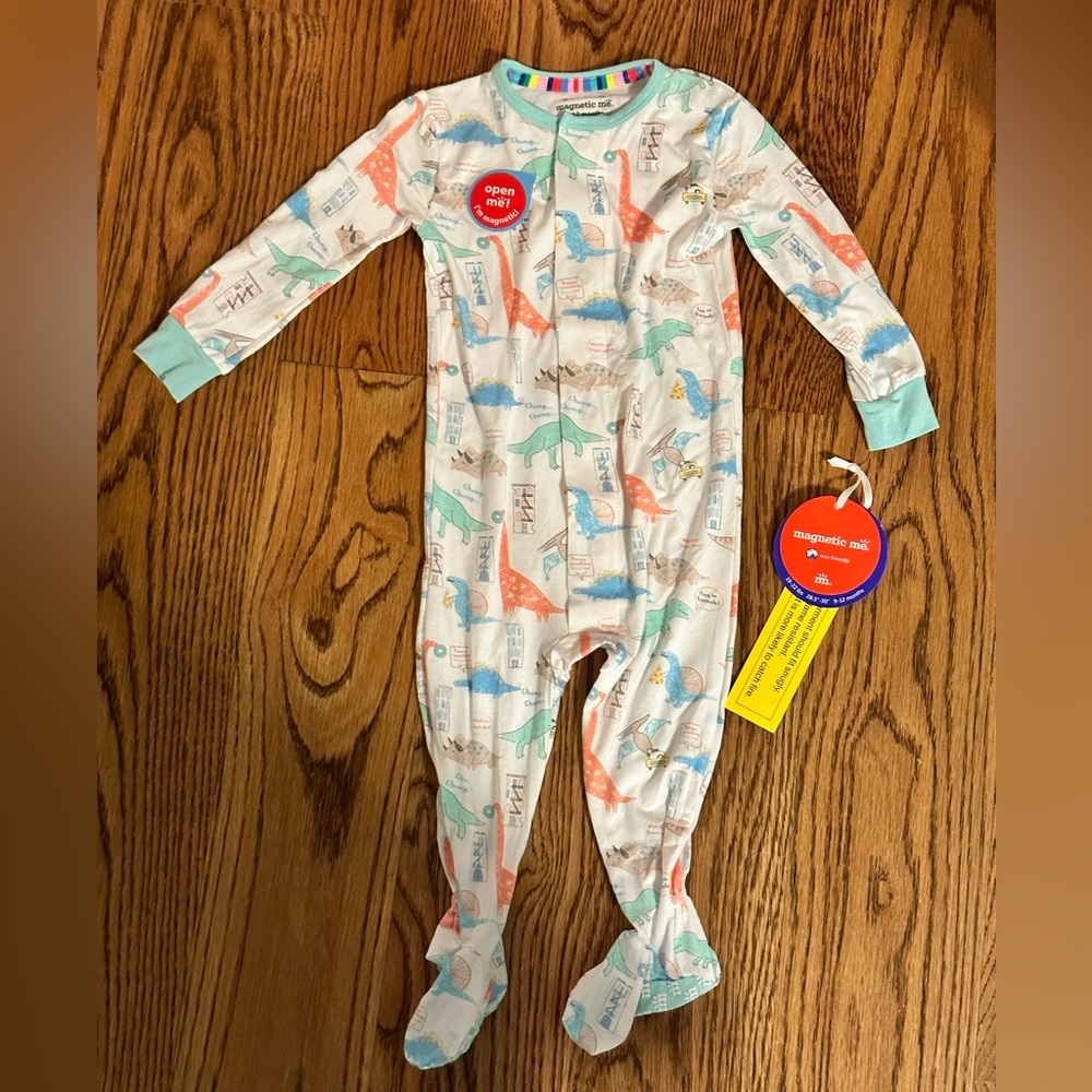 NWT Magnetic Me 9-12m footie